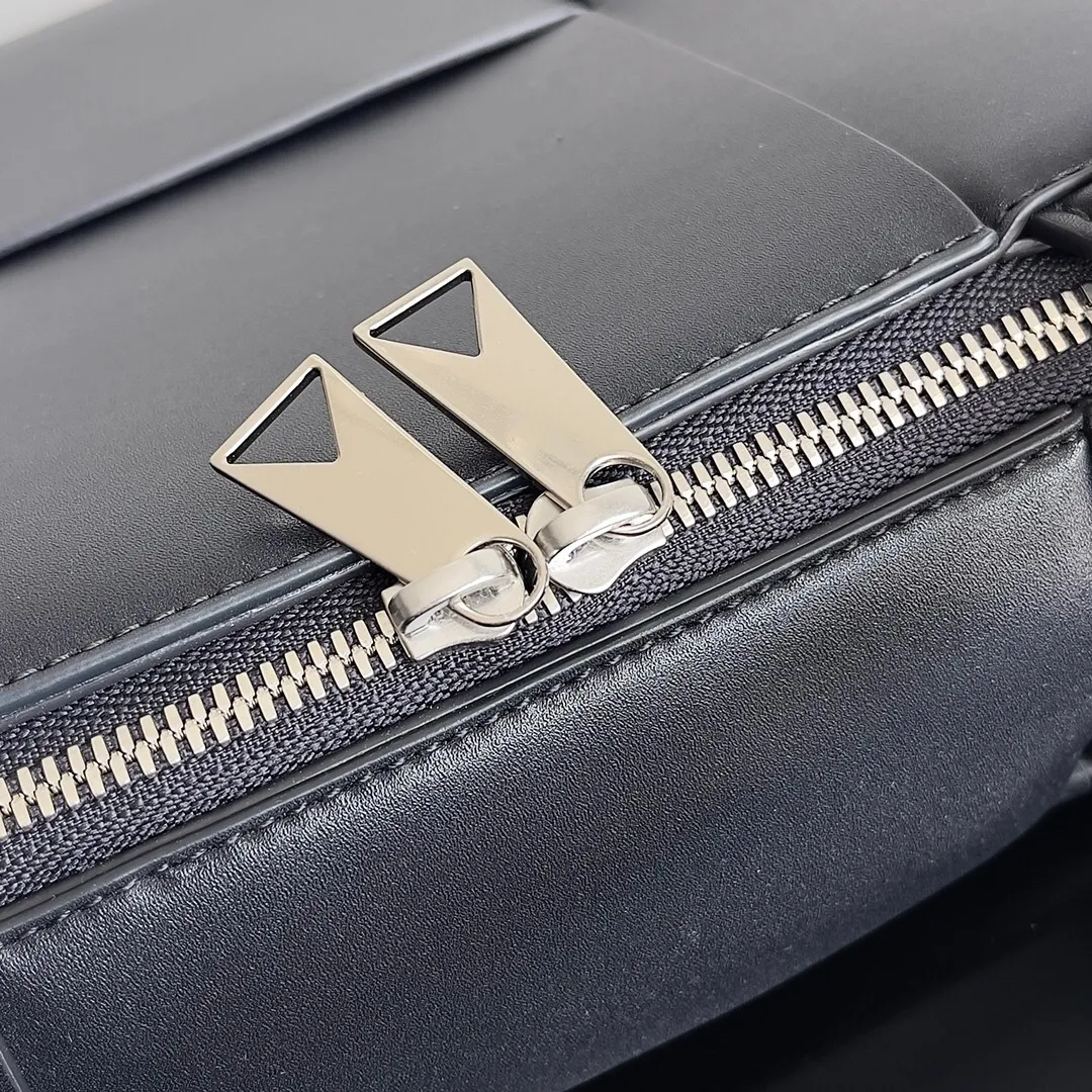 All categories 💚 Authentic bags 💚 BV 2025 new Bottega Veneta large plaid woven men's briefcase